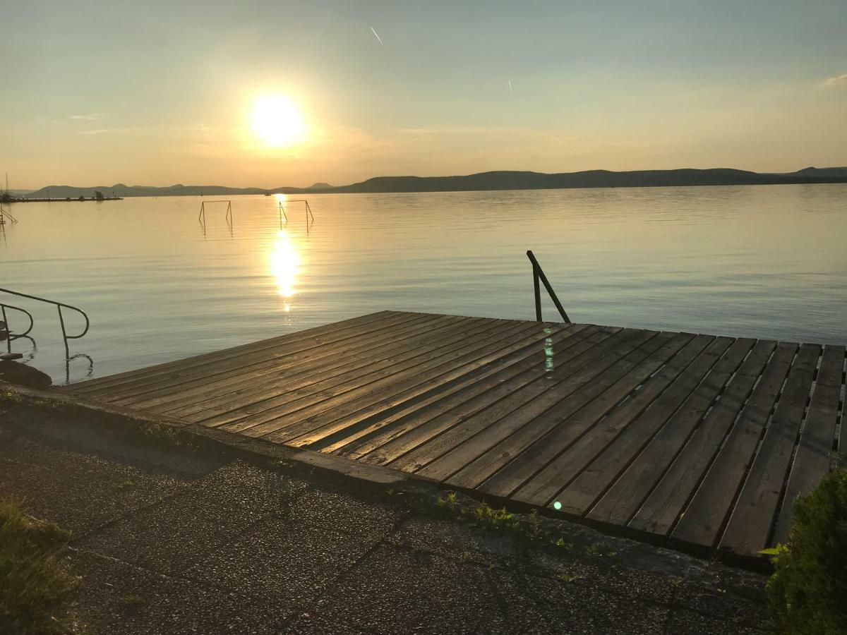 Sunny Private Beach Balatonlelle Eksteriør billede